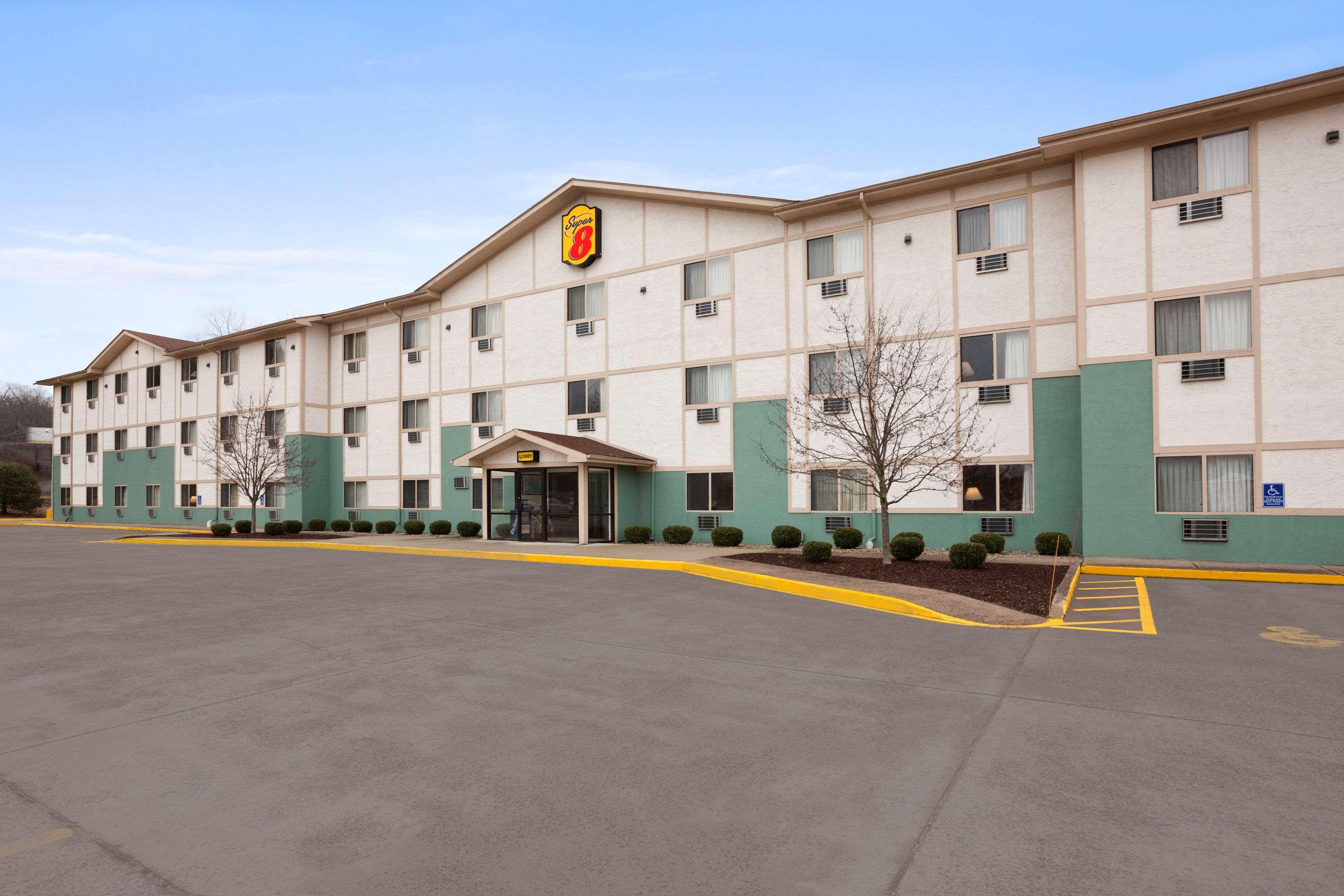 Готель Super 8 By Wyndham Cromwell/Middletown Екстер'єр фото